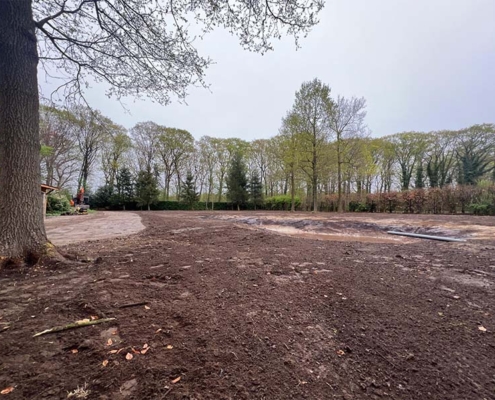 Pool afgraven voor hovenier in omgeving Esch bij tuinrenovatie voor natuurtuin.